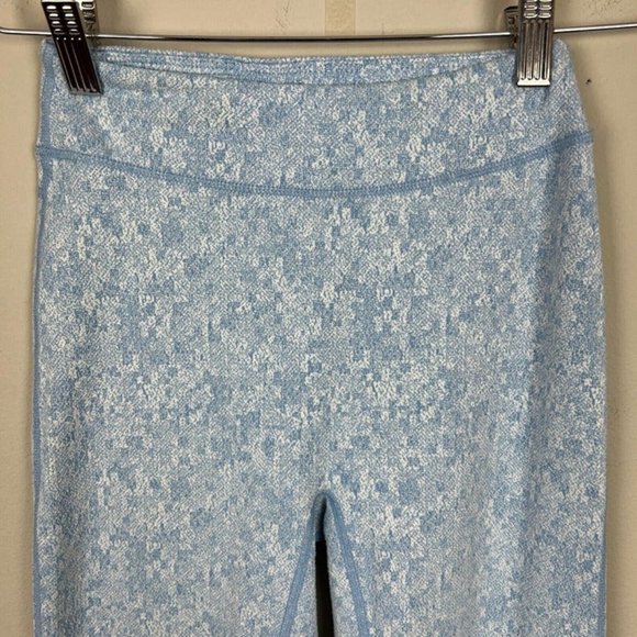 Gymshark Dry Leggings XS Light Blue White Fleur Moisture Management Active Yoga - Picture 3 of 8